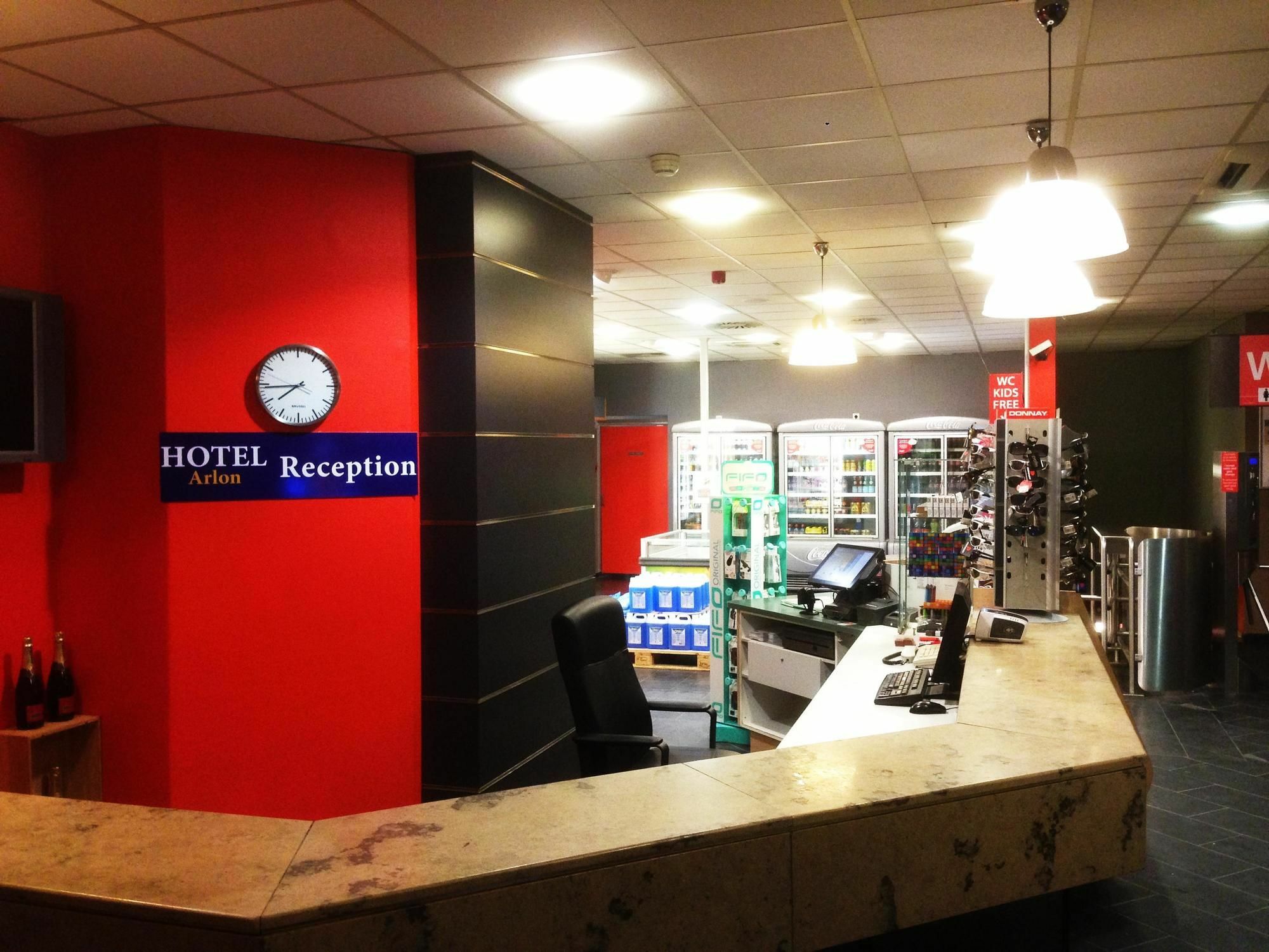 Hotel Arlon Luaran gambar